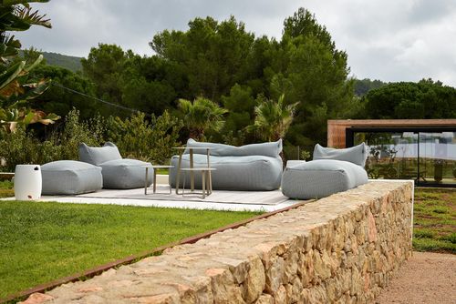 Can Pep Sa Guaita  Descubre el paraíso y la magia de en Ibiza   Playas  a 8 minutos en coche Villa de lujo en San Juan, Ibiza, España, con piscina privada para 16 personas. La villa se encuentra en una zona de playa rural, montañosa y boscosa....