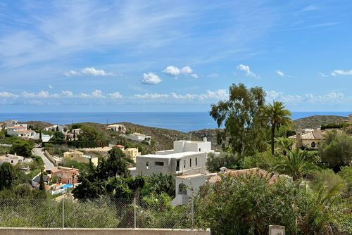 Villa June Rustieke en klassieke villa met privézwembad in Benitachell, Costa Blanca, Spanje voor 4 personen. Het huis is gelegen in een kust- en heuvelachtig woongebied en ligt op 4 km van het strand....