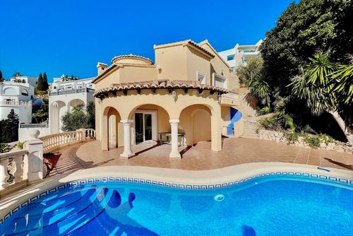 Villa Almirante: Benitachell, Costa Blanca, Spanje. met privé zwembad en terras, Terras, Terras en zwembad en Overdekt terras