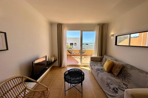 Apartamento Jardines PG016 Apartamento con piscina comunitaria en Benitachell, Costa Blanca, España para 4 personas. El apartamento se encuentra en una zona costera, montañosa y residencial, a 4 km de la playa....