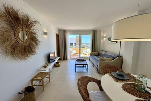 Apartamento Jardines PG014 Apartamento en Benitachell, Costa Blanca, España, con piscina comunitaria para 4 personas. El apartamento está situado en una zona costera, montañosa y residencial, a 4 km de la playa....