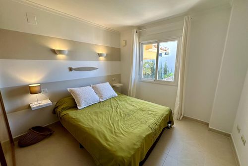 Apartamento Jardines PG014 Apartamento en Benitachell, Costa Blanca, España, con piscina comunitaria para 4 personas. El apartamento está situado en una zona costera, montañosa y residencial, a 4 km de la playa....