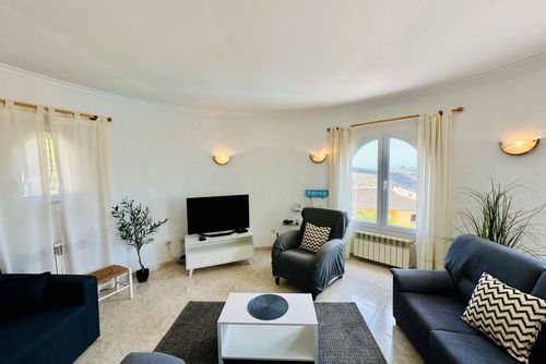 Villa Bahía Heerlijke en vrolijke villa in Benitachell, Costa Blanca, Spanje met privézwembad voor 4 personen. Het huis is gelegen in een kustachtige, heuvelachtige en residentiële omgeving....