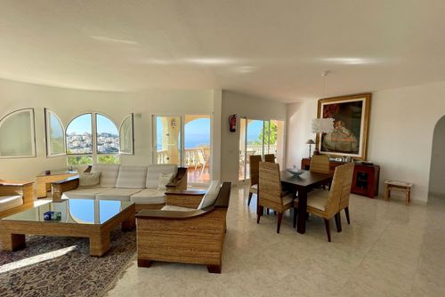 Villa Melissa Maravillosa y cómoda villa con piscina privada en Benitachell, Costa Blanca, España, para 6 personas. La casa está situada en una zona residencial costera y montañosa....