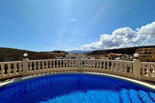 Villa Sally Schöne und komfortable Villa in Benitachell, Costa Blanca, Spanien, mit privatem Pool für 6 Personen. Das Haus befindet sich in einer Küsten-, hügeligen und Wohngegend....