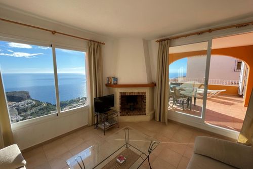 Ático Vistamar X2113 Penthouse i Benitachell, Costa Blanca, Spania, med felles svømmebasseng for 4 personer. Boligen ligger i et kystnært, kupert og boligområde....