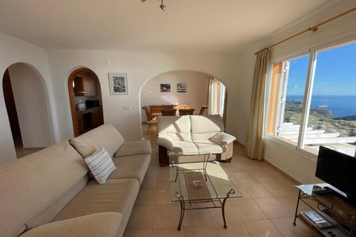 Ático Vistamar X2113 Ático en Benitachell, Costa Blanca, España, con piscina comunitaria para 4 personas. La casa está situada en una zona costera, montañosa y residencial....
