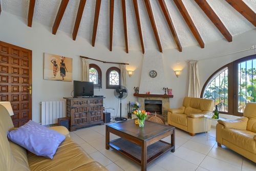 Mozart Klassische und charmante Villa in Jávea, Costa Blanca, Spanien mit privatem Pool für 4 Personen. Das Haus befindet sich in einem Wohngebiet am Strand....