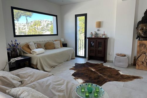 Villa BeniBoson Prachtige en comfortabele luxe villa in Benissa, Costa Blanca, Spanje, met privézwembad voor 8 personen. De villa is gelegen in een kust-, heuvelachtig en residentieel gebied, dicht bij restaurants en bars, winkels en supermarkten, en op 2 km van het strand....