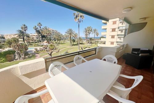 Playa Grande 85 by homeprive Beautiful and comfortable apartment in Denia, Costa Blanca, Spain with a communal pool for 4 persons. The apartment is situated in a residential beach area, close to restaurants and bars, shops and supermarkets, and just 25 m from the beach....