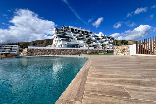 Casa Montemar Vacker lägenhet med gemensam pool i Finestrat, Costa Blanca, Spanien för 6 personer. Lägenheten ligger i en anläggning, i ett kustområde med bostäder och bergsnatur samt nära en tennisbana....