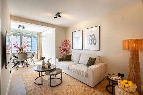 Aquamarina II  beachside Beautiful and luxurious apartment with communal pool in Calpe, Costa Blanca, Spain for 4 persons. The apartment is situated in a holiday complex, in a residential beach area, close to restaurants and bars, shops and supermarkets, 25 m from La Fossa Beach and 0....