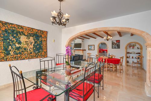 Ker Blanc 8 pax Große und bezaubernde Villa in Jávea, Costa Blanca, Spanien mit privatem Pool für 8 Personen. Das Haus befindet sich in einem Wohngebiet in Strandnähe....