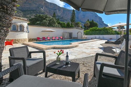 Ker Blanc 6 pax Große und schöne Villa mit privatem Pool in Jávea, Costa Blanca, Spanien, geeignet für 6 Personen. Das Haus befindet sich in einer Wohngegend nahe des Strandes....