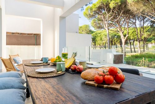 Gatan Modern and luxurious villa with private pool in Chiclana de la Frontera, Costa de la Luz, Spain for 6 persons. The villa is situated in a residential beach area, close to a golf course, restaurants and bars, shops and supermarkets, 2 km from La Barrosa beach and 7 km from La Barrosa....