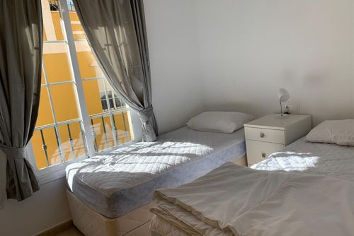 Tybach Bekväm semesterbostad i San Juan de los Terreros, Andalusien, Spanien med en gemensam pool för 4 personer. Huset ligger i ett urbant strandområde, nära restauranger, barer och livsmedelsbutiker och 200 m från stranden....