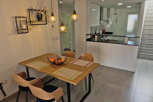 Casa Selisa WINTER Prachtig en vrolijk appartement in San Juan de los Terreros, Andalusië, Spanje met een gemeenschappelijk zwembad voor 5 personen. Het appartement is gelegen in een strandresort, in een residentieel en bergachtig strandgebied, dicht bij supermarkten en op 200 m van het strand....