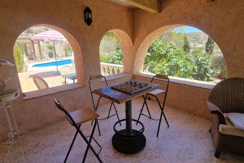 Villa Rojas Delrie Mooie en romantische vakantiehuis met privézwembad in de Grotten van Almanzora, Andalusië, Spanje voor 10 personen. Het huis is gelegen in een kust-, landelijk en bergachtig gebied....