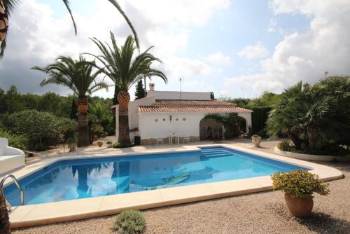 Meliso Вилла с частным бассейном в Хавеа, Коста-Бланка, Испания, рассчитанная на 4 человека. Дом расположен вблизи ресторанов и баров и находится в 3 км от пляжа....
