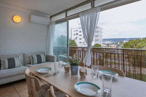 La Naya Schöne und komfortable Wohnung in Javea, Costa Blanca, Spanien für 4 Personen. Die Wohnung befindet sich in der Nähe von Restaurants, Bars und Geschäften und ist 500 m vom Strand El Arenal entfernt....