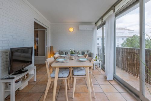 La Naya Mooi en comfortabel appartement in Javea, Costa Blanca, Spanje voor 4 personen. Het appartement ligt dicht bij restaurants, bars en winkels en is 500 m van het El Arenal strand....