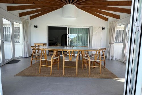 Villa Los Tucanes Mooie en comfortabele villa met privézwembad in Moraira, Costa Blanca, Spanje voor 6 personen. Het huis is gelegen in een kustgebied, heuvelachtig en residentieel, op 1 km van El Portet strand en 1 km van de Middellandse Zee....