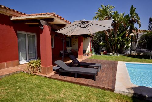 Maria Wonderful and comfortable villa in Chiclana de la Frontera, Costa de la Luz, Spain with private pool for 6 persons. The house is situated in a rural area and is 5 km from Chiclana de la Frontera....