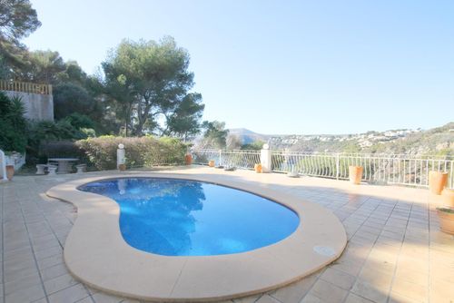 Torre Ambolo Villa met privézwembad in Jávea, Costa Blanca, Spanje voor 8 personen. Het huis is gelegen in een kust- en woonwijk....