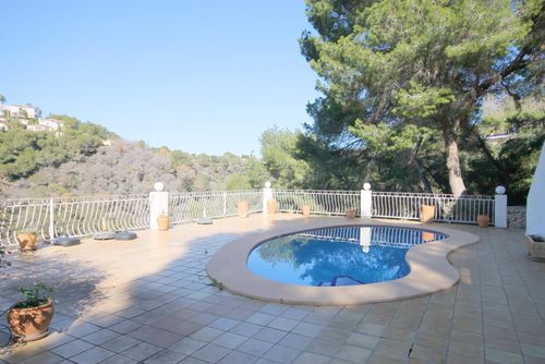 Torre Ambolo Villa com piscina privada em Jávea, Costa Blanca, Espanha, para 8 pessoas. A casa está situada numa zona costeira e residencial....