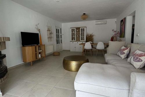 Casa Invierno Rumah liburan yang indah dan nyaman di Albir, Costa Blanca, Spanyol untuk 4 orang. Rumah ini terletak dekat dengan restoran dan bar, toko dan supermarket, serta hanya 500 m dari pantai....