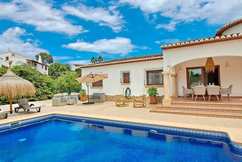 Villa Tia by Solidays Large and comfortable villa with private pool in Moraira, Costa Blanca, Spain for 6 persons. The house is situated in a coastal residential area, close to restaurants and bars and 1 km from L'Ampolla beach....