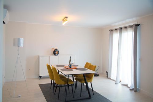 Rosco Appartement moderne et confortable à Xàbia, Costa Blanca, Espagne pour 5 personnes. L'appartement est situé dans une zone côtière et résidentielle, à proximité des restaurants et bars, boutiques et supermarchés, et à 1 km de la plage La Grava....