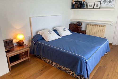 Apartamento Villa Cristina en Vinyet Sitges 500 metros de la Playa    Piscina   AC    Garage  2 Coches Appartement à Sitges, Costa Dorada, Espagne avec piscine commune pour 6 personnes. L'appartement est situé dans une zone urbaine proche de la plage, à proximité de restaurants, bars et boutiques, et se trouve à 50 m de la plage....