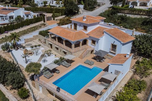 Casa del Cervecero 6 Beautiful and luxurious villa with private pool in Javea, Costa Blanca, Spain for 10 persons. The villa is situated in a mountainous area....