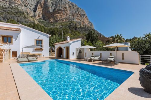 Casa del Cervecero 6 Mooie en luxe villa met privé zwembad in Javea, Costa Blanca, Spanje voor 10 personen. De villa is gelegen in een bergachtig gebied....