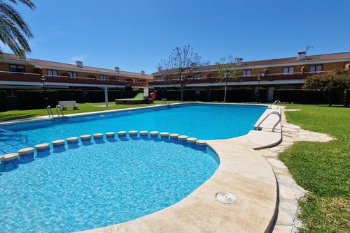 El Alfar Mooie en comfortabele vakantiewoning in Denia, Costa Blanca, Spanje voor 5 personen. De woning is gelegen in een residentieel strandgebied, dicht bij restaurants, bars, supermarkten, en op 500 m van het Almadrava-strand....