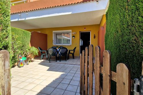 El Alfar Hermosa y cómoda casa de vacaciones en Denia, Costa Blanca, España, para 5 personas. La casa está situada en una zona residencial de playa, cerca de restaurantes, bares y supermercados, y se encuentra a 500 m de la playa Almadrava....