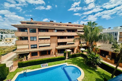 La Guitarra Beau et confortable appartement à Javea, Costa Blanca, Espagne, avec piscine commune pour 4 personnes. L'appartement est situé dans une zone côtière et résidentielle, à proximité de restaurants et bars, de magasins et supermarchés, et à 2 km de la plage de Javea....