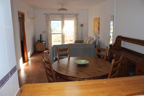 Vista Mar Costa Serena WINTER Heerlijk en vrolijk appartement met gemeenschappelijk zwembad in San Juan de los Terreros, Andalusië, Spanje voor 6 personen. Het appartement is gelegen in een vakantiecomplex, in een residentieel en bergachtig gebied, dichtbij restaurants en bars, winkels en supermarkten, en op 100 m van het strand....