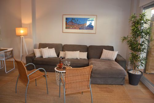 Apartamento Sun and Sea 3 minutes Walk from beaches     Pool   Terrace   Renewed Appartement avec piscine commune à Sitges, Costa Dorada, Espagne pour 4 personnes. L'appartement dispose de 2 chambres, 1 salle de bain et 1 toilette pour invités....