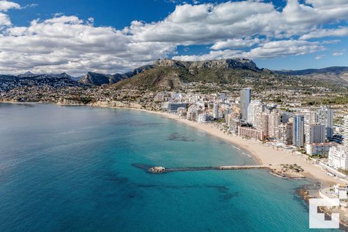 Apolo V 12F Comfortabel appartement met gemeenschappelijk zwembad in Calpe, Costa Blanca, Spanje voor 4 personen. Het appartement is gelegen in een residentieel strandgebied, dicht bij restaurants en bars, winkels en supermarkten, en op 200 m van het strand....