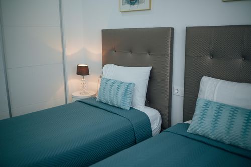 Laguna Beach Apartment Modern en comfortabel appartement in Torrevieja, Costa Blanca, Spanje met gemeenschappelijk zwembad voor 4 personen. Het appartement is gelegen in een resort, in een woonwijk, dicht bij restaurants en bars, winkels en supermarkten, en ligt op 4 km van het strand....