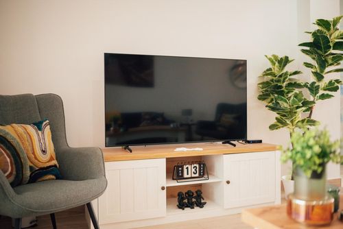 Laguna Beach Apartment Modern and comfortable apartment with communal pool in Torrevieja, Costa Blanca, Spain for 4 persons. The apartment is situated in a resort, in a residential area, close to restaurants and bars, shops and supermarkets, and 4 km from the beach....