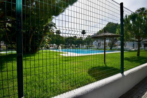 Carrajolilla Schöne und komfortable Wohnung mit Gemeinschaftspool in La Barrosa, Costa de la Luz, Spanien für 4 Personen. Die Wohnung befindet sich in einer Wohngegend am Strand, 1 km vom Strand La Barrosa und 5 km von Chiclana de la Frontera entfernt....