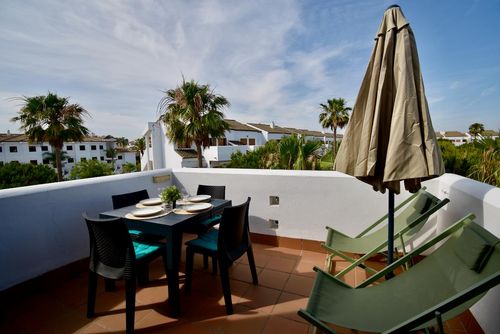 Carrajolilla Beautiful and comfortable apartment in La Barrosa, Costa de la Luz, Spain with a communal pool for 4 persons. The apartment is situated in a residential beach area, 1 km from La Barrosa beach and 5 km from Chiclana de la Frontera....
