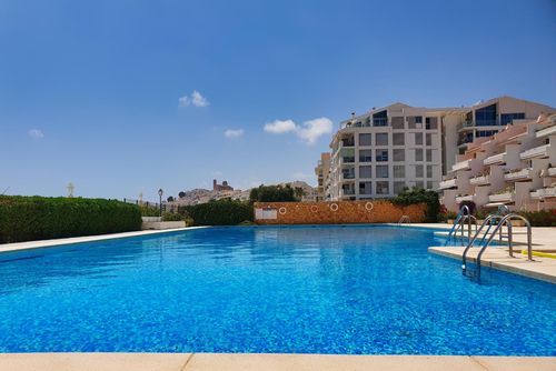 Casa Altea Playa Beautiful and comfortable apartment in Altea, Costa Blanca, Spain with a communal pool for 6 persons. The apartment is situated in a residential beach area, close to restaurants, bars, shops and supermarkets, at 50 m from Platja de l'Espigó beach and at 0....