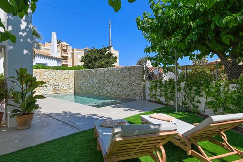 El Jabeque 10 pax Modern and luxury villa with private pool in Denia, Costa Blanca, Spain for 10 persons. The villa is situated close to restaurants and bars, 25 m from Les Marines beach and 0....