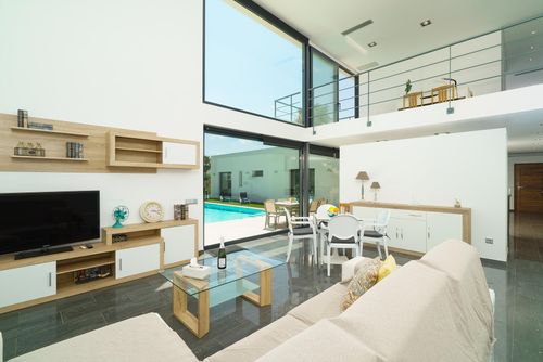 Vera 4 pax Moderna y confortable villa en Jávea, Costa Blanca, España con piscina privada para 4 personas. La casa está situada en una zona residencial de playa y a 4 km de la playa La Grava, Jávea....