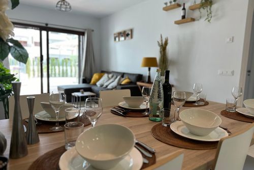 Casa Vino WINTER Modern en vrolijk appartement met gemeenschappelijk zwembad in San Juan de los Terreros, Andalusië, Spanje voor 4 personen. Het appartement is gelegen in een vakantieresort, in een kust- en woongebied, dichtbij supermarkten en op 500 m van het strand....
