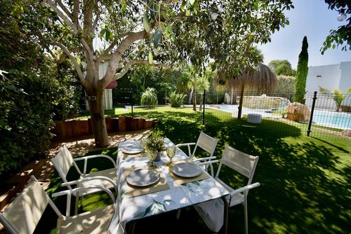 Caribe Schöne und komfortable Villa in Chiclana de la Frontera, Costa de la Luz, Spanien, mit privatem Pool für 6 Personen. Das Haus befindet sich in einer ländlichen Strandgegend....